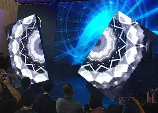 機械臂+led屏互動在產(chǎn)品發(fā)布會的應(yīng)用場景