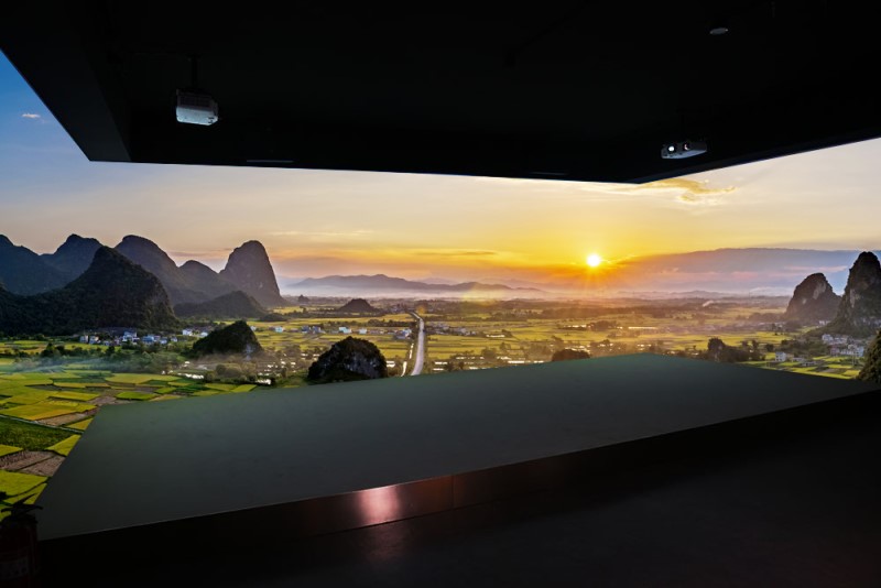 展廳多媒體展項折幕投影設計解決方案-蘇州好奇數字科技