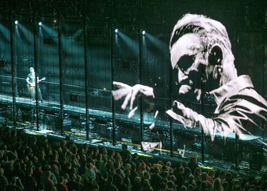 全息紗幕在演唱會的應用場景-好奇數(shù)字科技