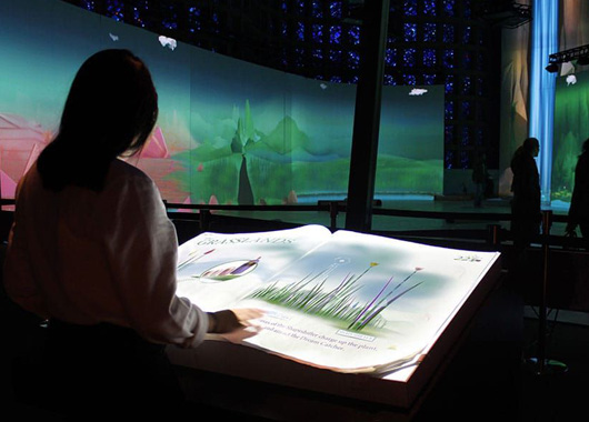 虛擬翻書(shū)、電?翻書(shū)、空中翻書(shū)、感應(yīng)翻書(shū)、互動(dòng)翻書(shū)在黨建館、博物館、展覽館、歷史館等展館展廳的應(yīng)用場(chǎng)景