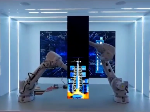 機(jī)械臂互動拼接屏